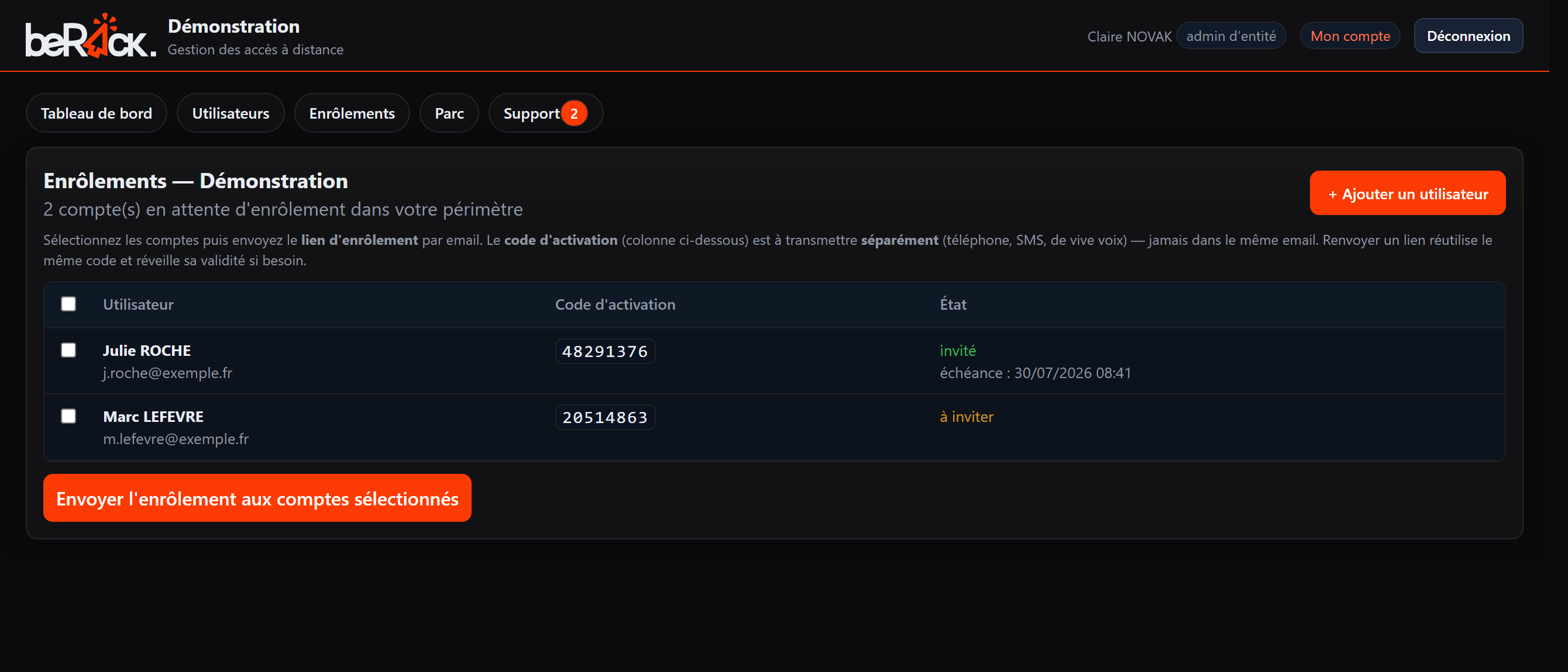 Page Enrôlements : comptes en attente, code d'activation, échéance de l'invitation.